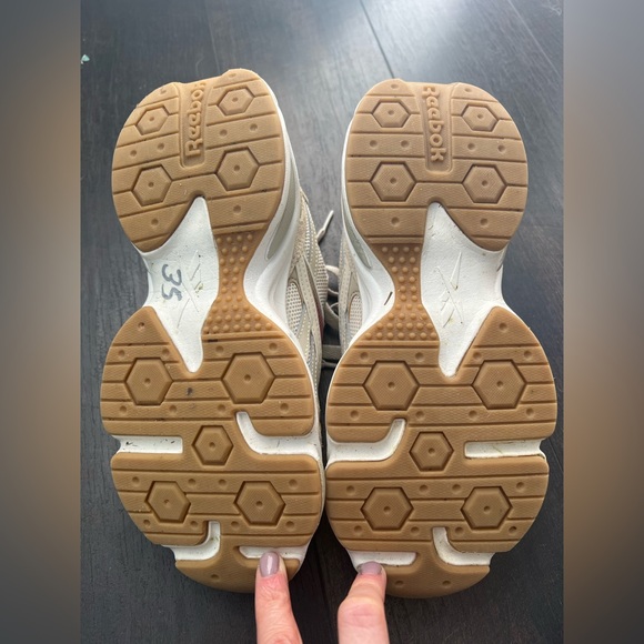 Reebok Royal Charge Running Shoes (size 7.5 W) - Picture 5 of 11